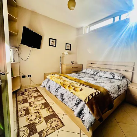Villa Orange Tree House Tirana