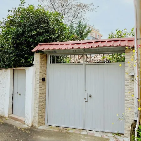 Orange Tree House فيلة تيرانا