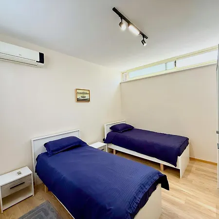 فيلة Orange Tree House