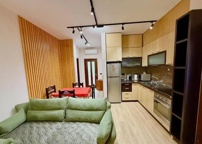 Orange Tree House * 地拉那