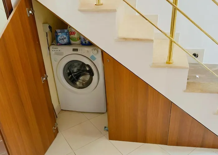 Orange Tree House ティラナ